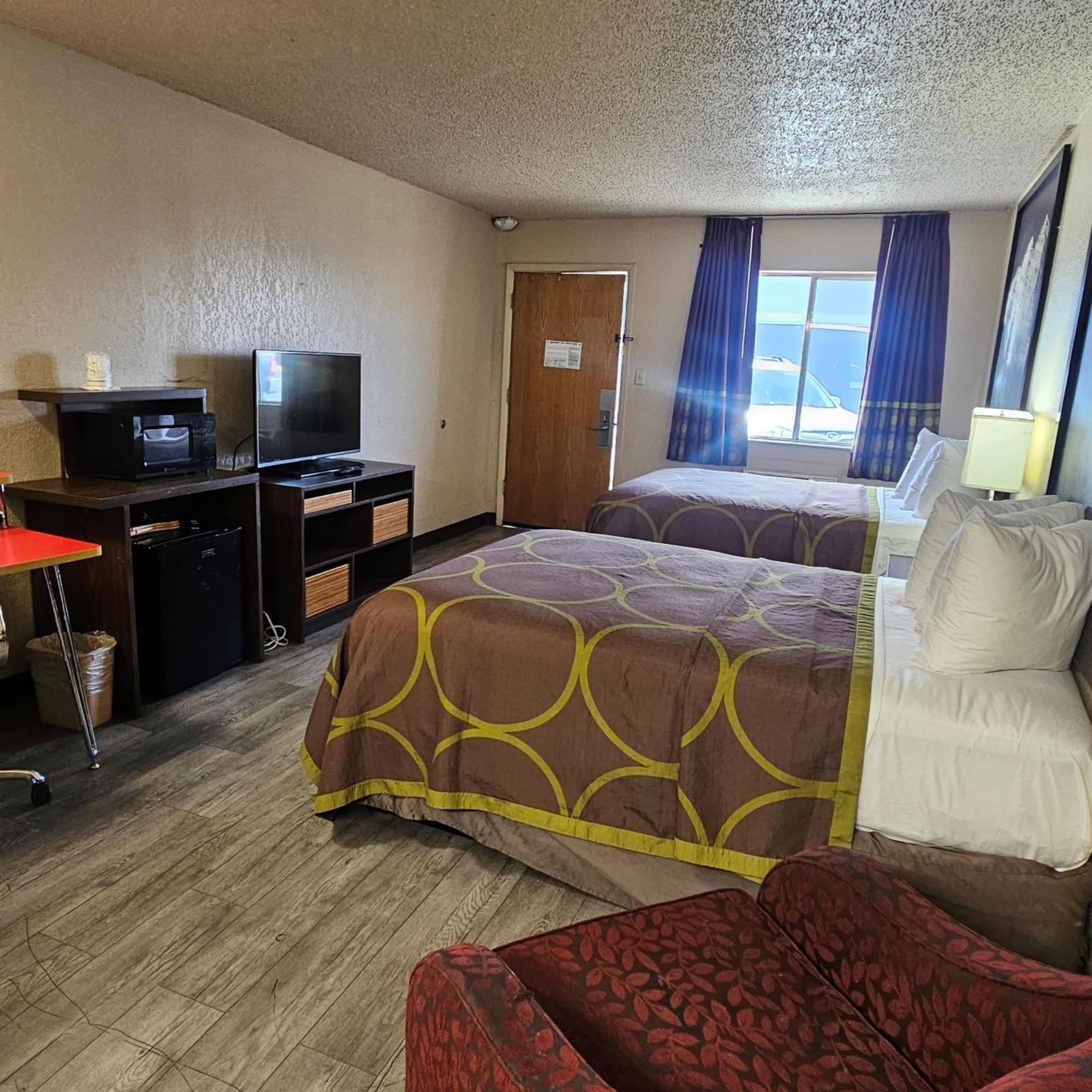 Super 8 By Wyndham Denver Central Экстерьер фото